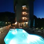 Paradise Hotel 3*